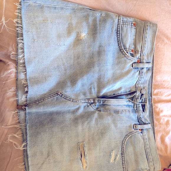 Levi’s Denim Skirt - Sz 32 - Picture 2 of 3